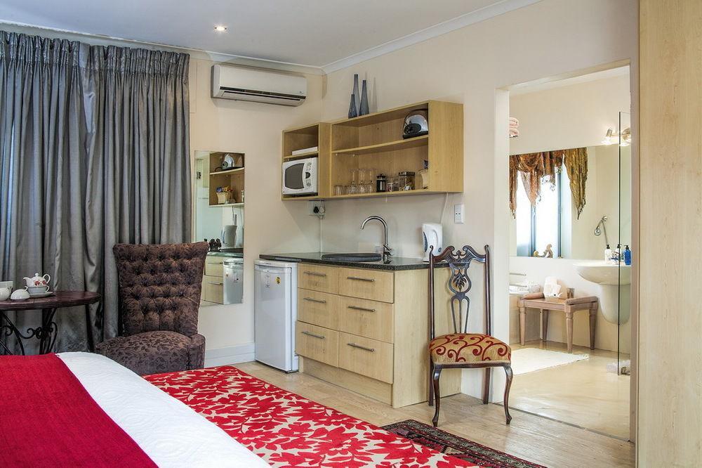 Cape Pillars Boutique Hotel Durbanville Exterior photo